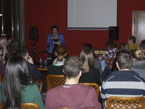 Basler Ständerätin, Anita Fetz, begrüsst die Anwesenden