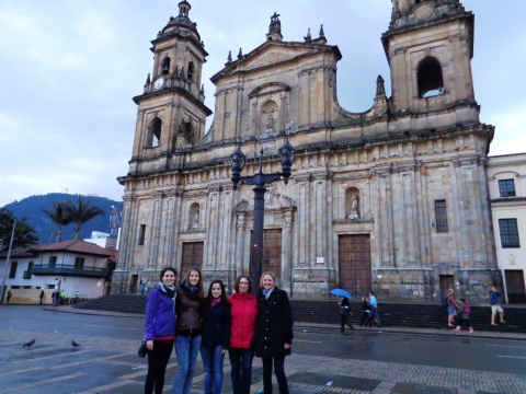 Ein bisschen Sightseeing mit anderen neuen Freiwilligen. Hier haben wir die Plaza Bolívar in Zentrum von Bogotá besucht.