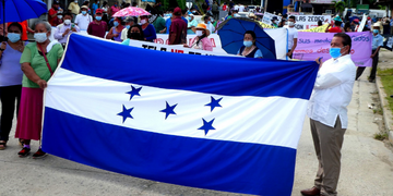 Flagge von Honduras bei Protest
