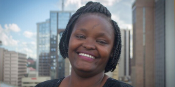 Kenya: le DFAE rend hommage à l'engagement de Jecinter Agunja en faveur des droits humains